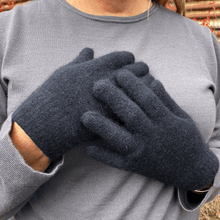 Load image into Gallery viewer, Lindner Quality Socks - Merinosilk Gloves