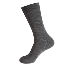 Load image into Gallery viewer, Pinnacle Merino Wool Seamless Dress Sock