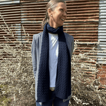 Load image into Gallery viewer, Classer Pure Merino Cable Knit Scarf by Lindner Socks