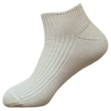 Load image into Gallery viewer, Redground merino wool ankle socks by Lindner Socks