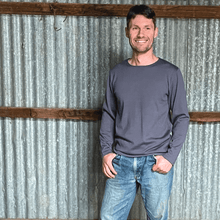 Load image into Gallery viewer, Grazier pure merino wool long sleeve tee by Lindner Socks